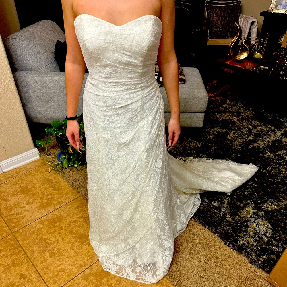Lace wedding dress size 6